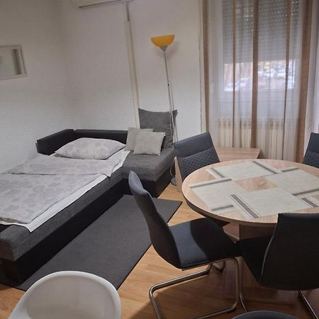 Apartman Centros 오시예크 외부 사진