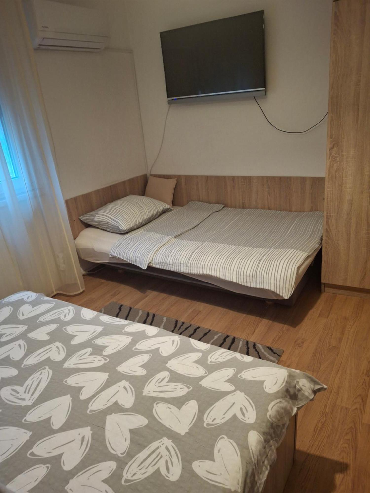 Apartman Centros 오시예크 외부 사진
