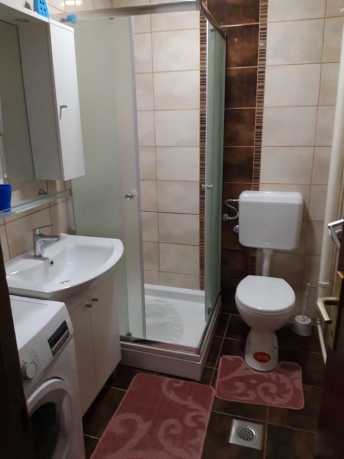 Apartman Centros 오시예크 외부 사진