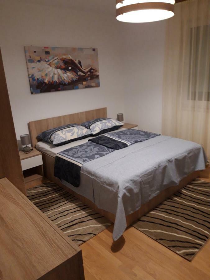 Apartman Centros 오시예크 외부 사진