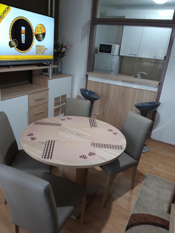 Apartman Centros 오시예크 외부 사진